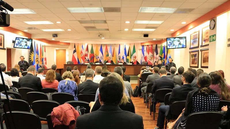 Como é a tramitação de uma petição no Sistema Interamericano?